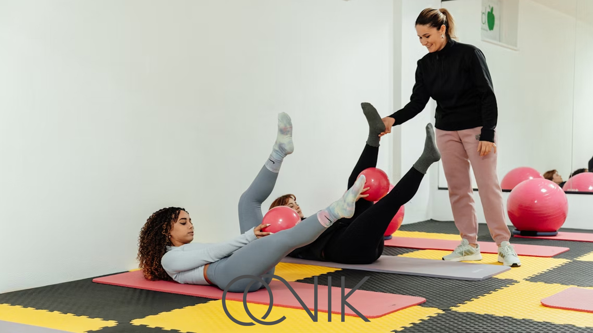 خرید جوراب پیلاتس