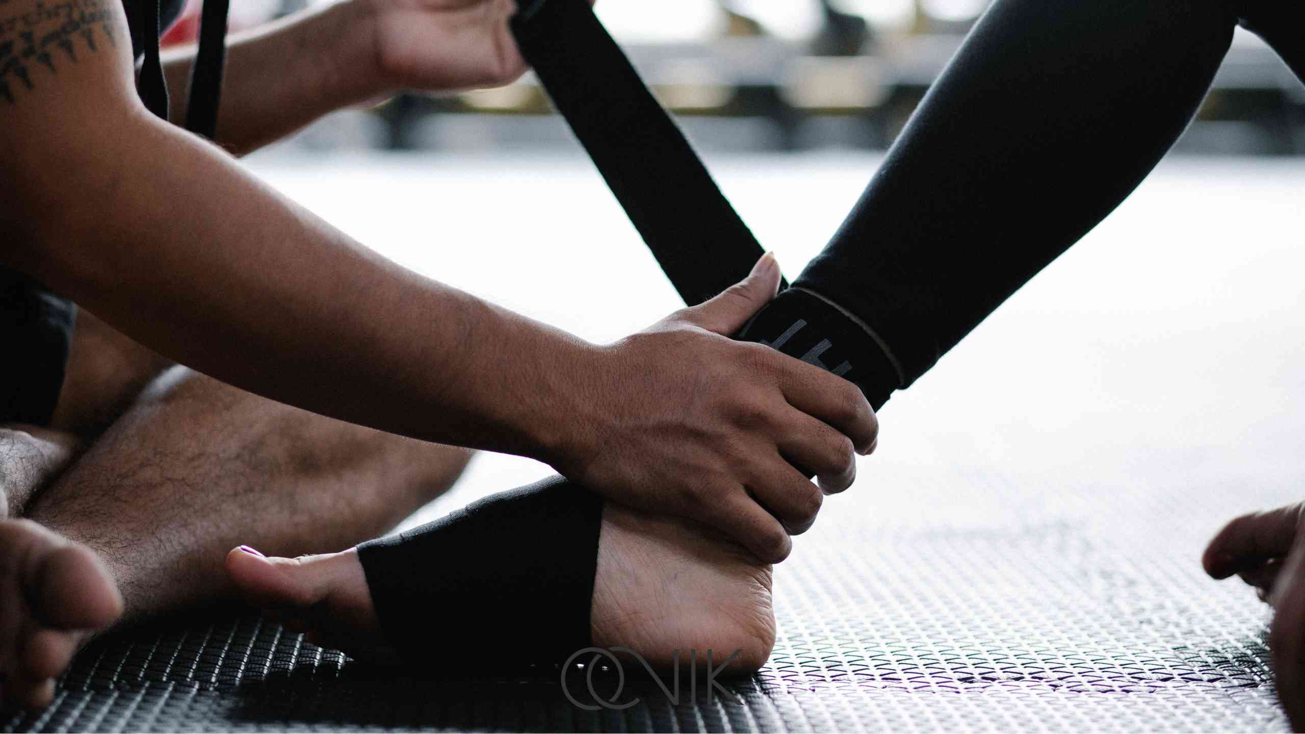 خرید کش پیلاتس (کش مقاومتی) | راهنمای کامل انتخاب، قیمت و مزایا